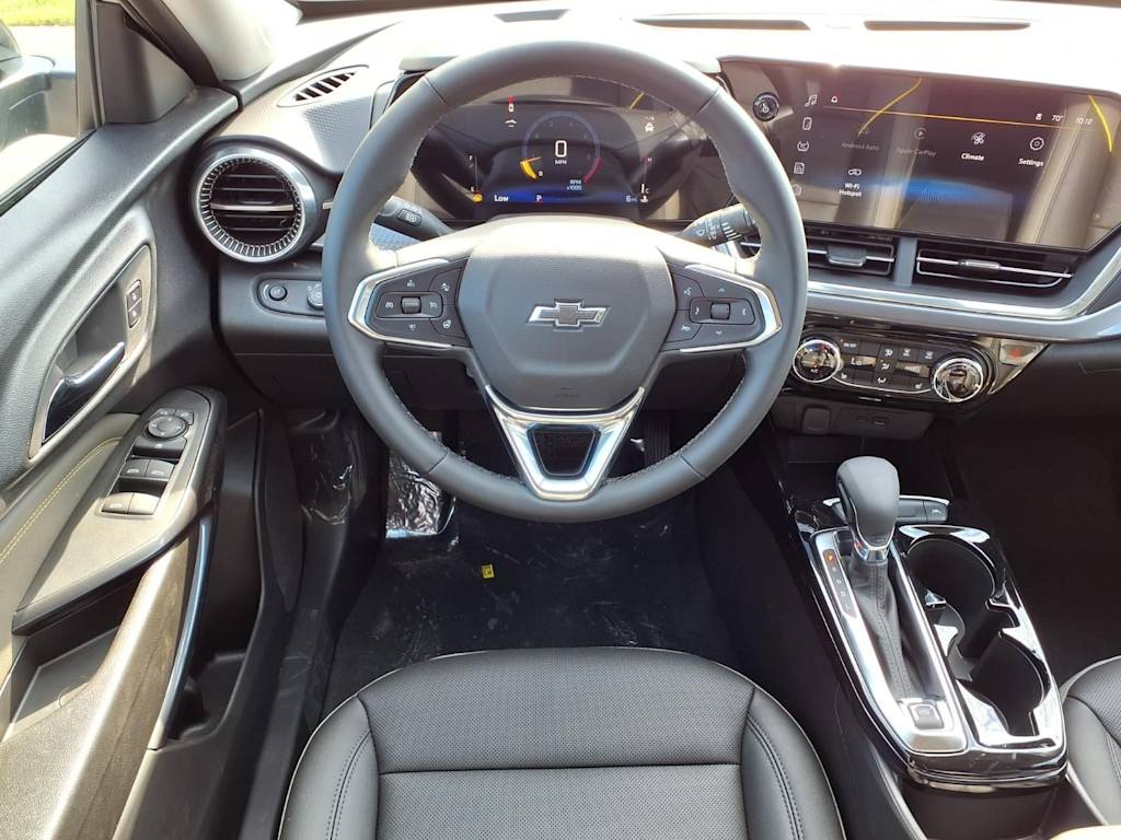 Thumbnail: 2026 Chevrolet Trax - 8