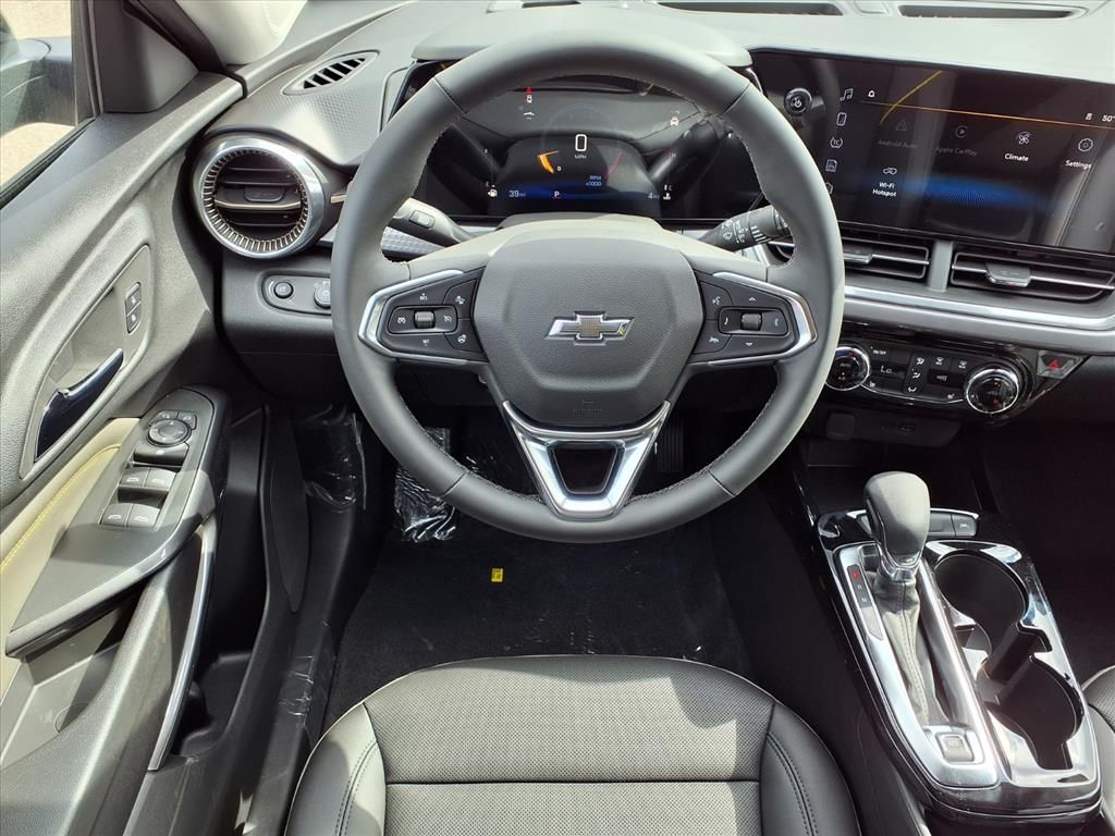 Thumbnail: 2026 Chevrolet Trax - 8