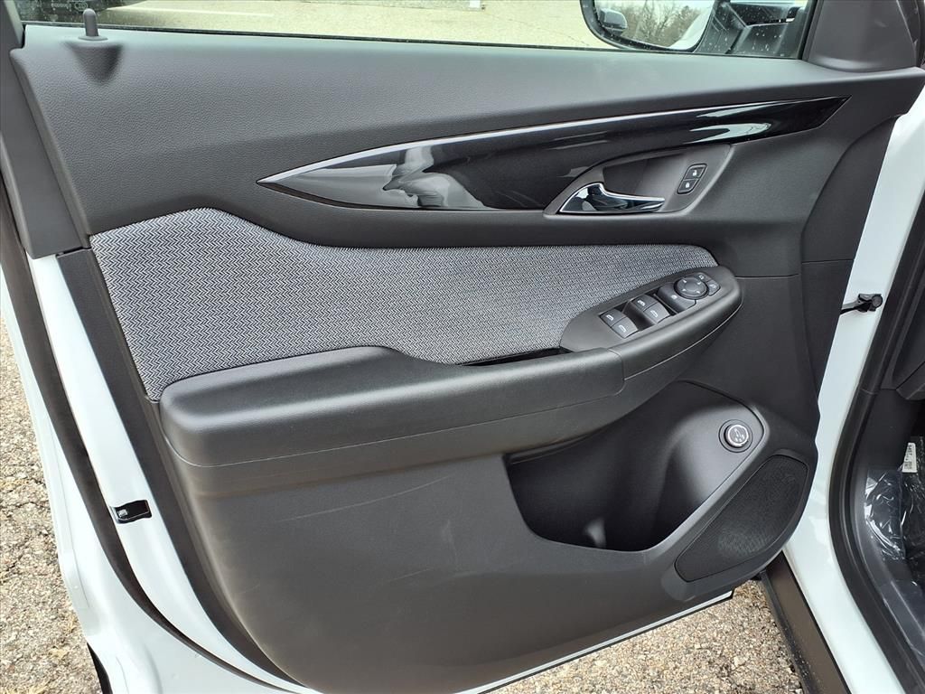 Thumbnail: 2026 Chevrolet TrailBlazer - 16