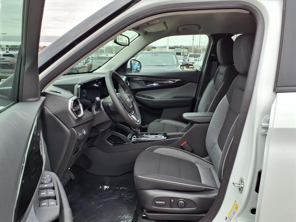 Thumbnail: 2026 Chevrolet TrailBlazer - 8