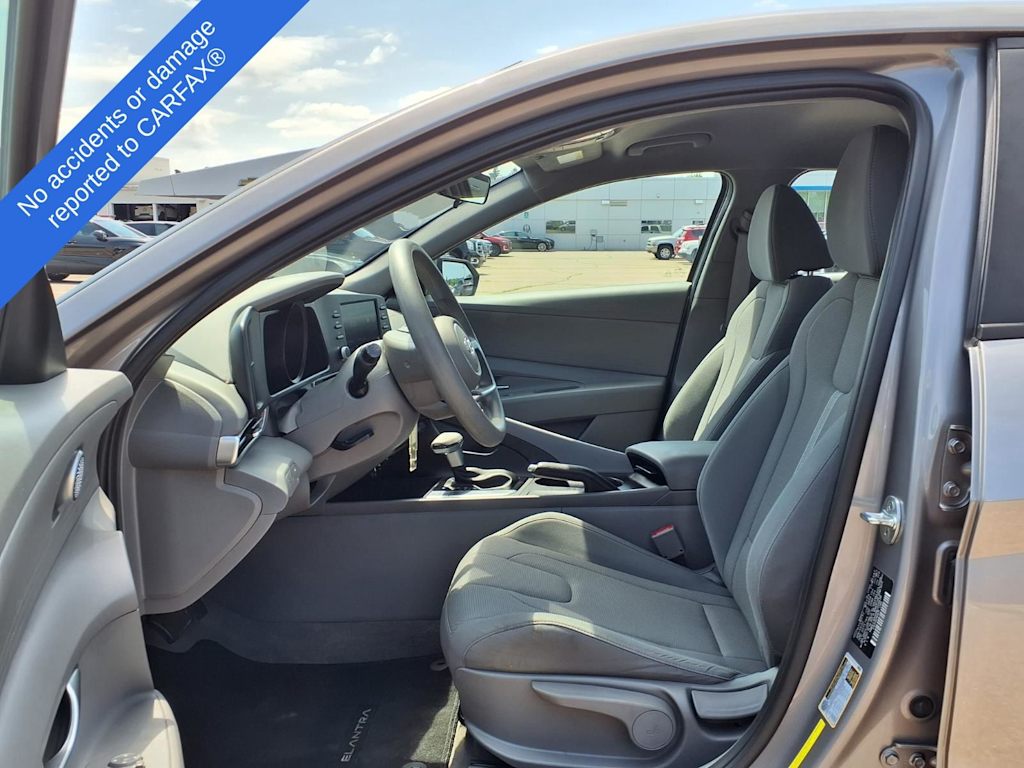 Thumbnail: 2022 Hyundai Elantra - 9