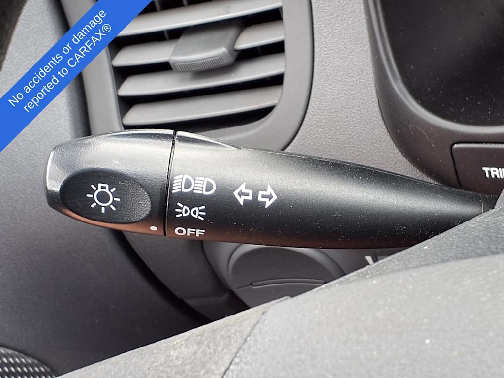 Thumbnail: 2006 Kia Rio - 25