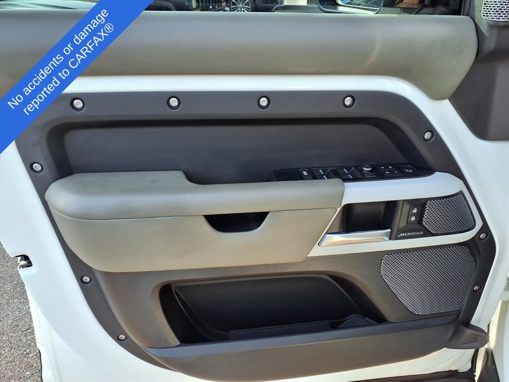 Thumbnail: 2020 Land Rover Defender - 18