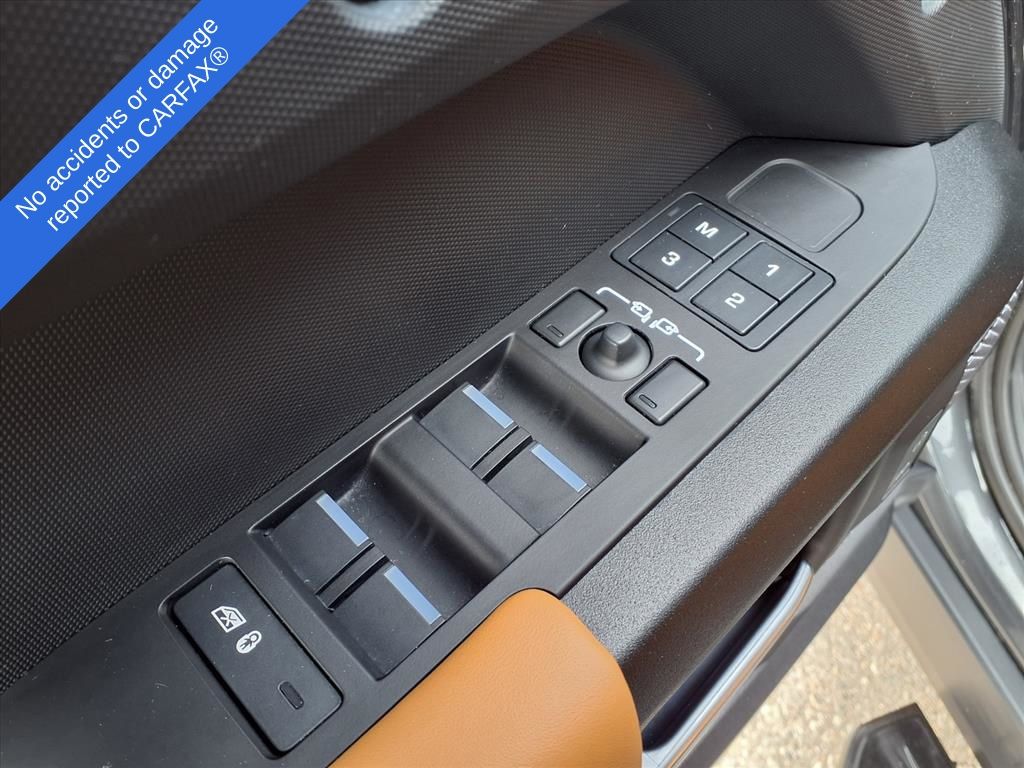 Thumbnail: 2024 Land Rover Defender - 20