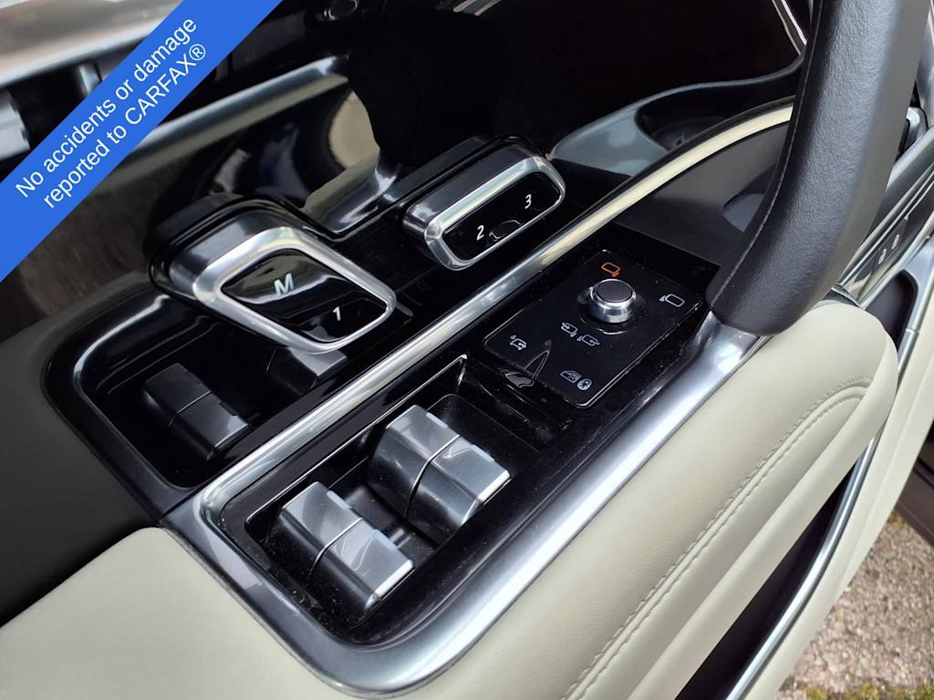 Thumbnail: 2023 Land Rover Range Rover - 20