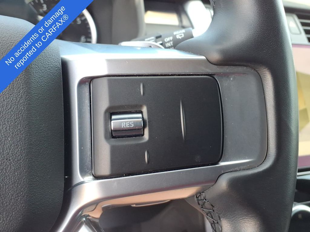 Thumbnail: 2023 Land Rover Discovery - 28