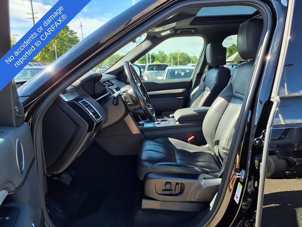 Thumbnail: 2020 Land Rover Discovery - 7