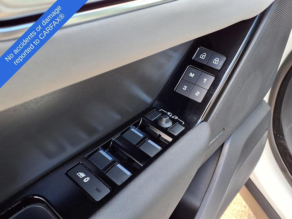 Thumbnail: 2025 Land Rover Range Rover Velar - 20