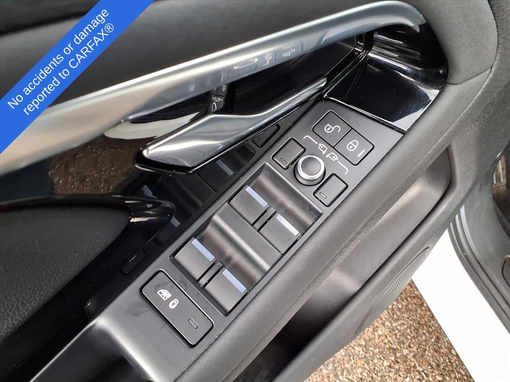 Thumbnail: 2020 Land Rover Range Rover Evoque - 18