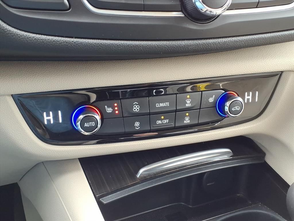 Thumbnail: 2018 Buick Regal - 25