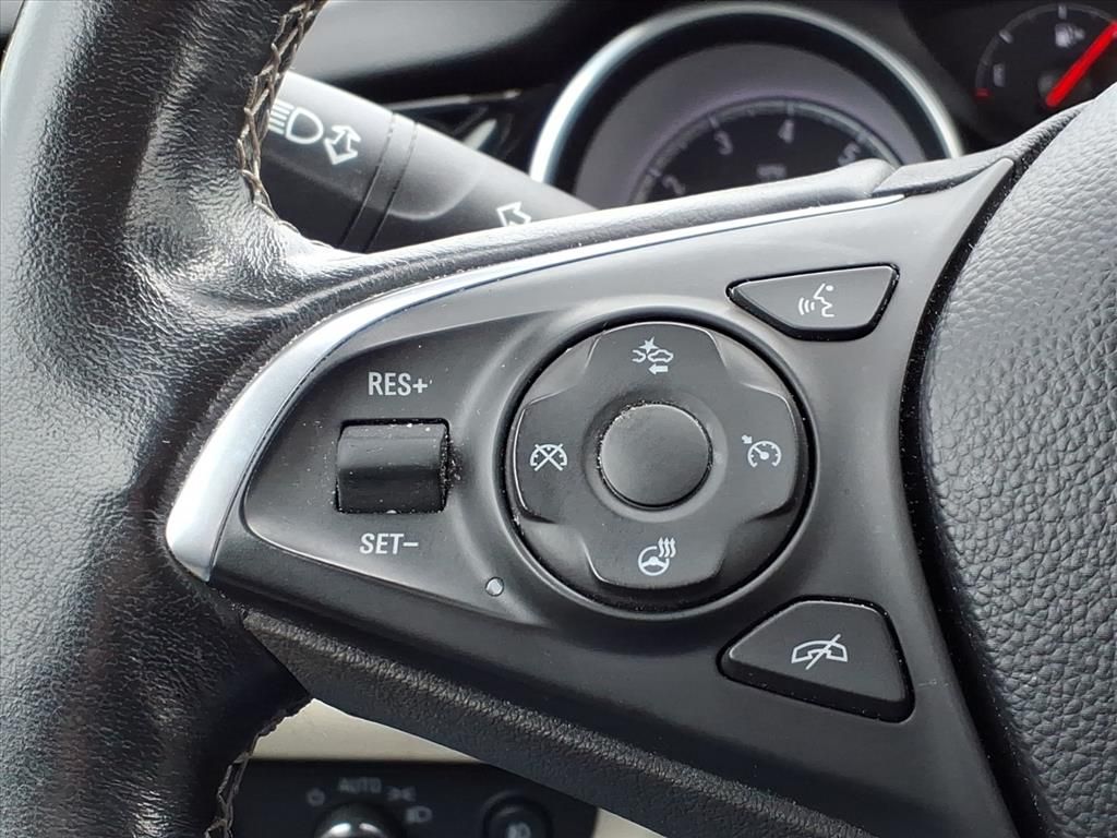 Thumbnail: 2018 Buick Regal - 28