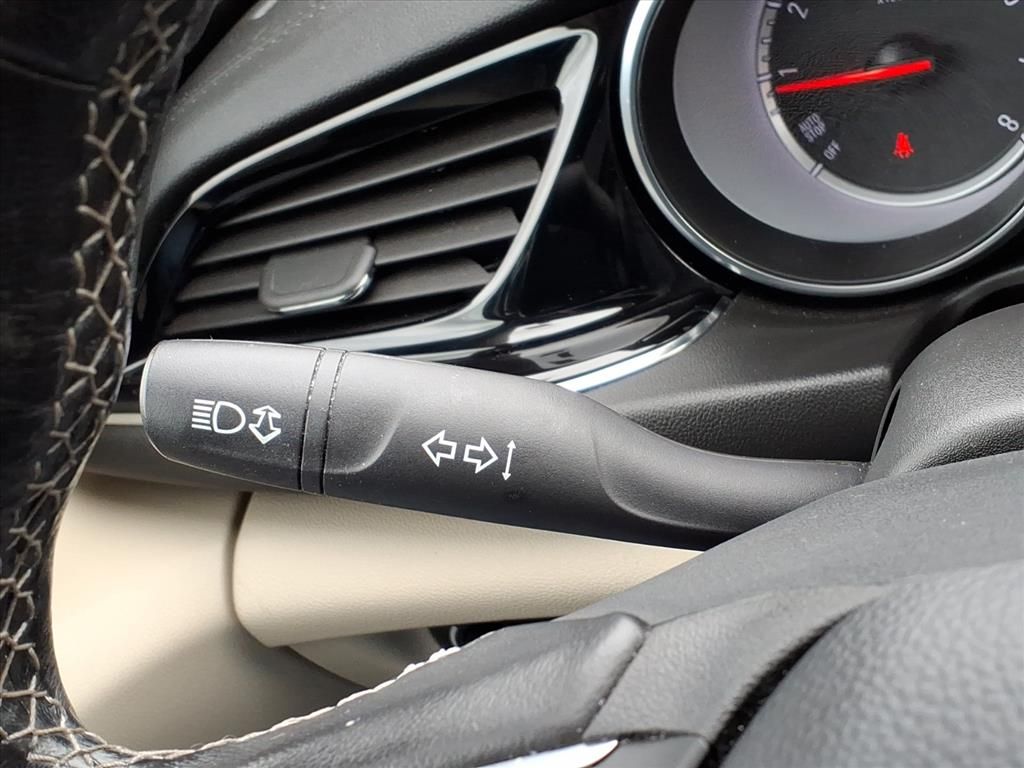 Thumbnail: 2018 Buick Regal - 22