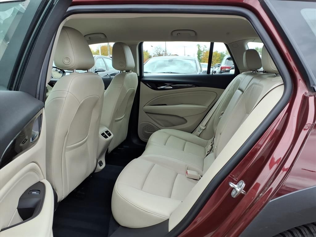 Thumbnail: 2018 Buick Regal - 11