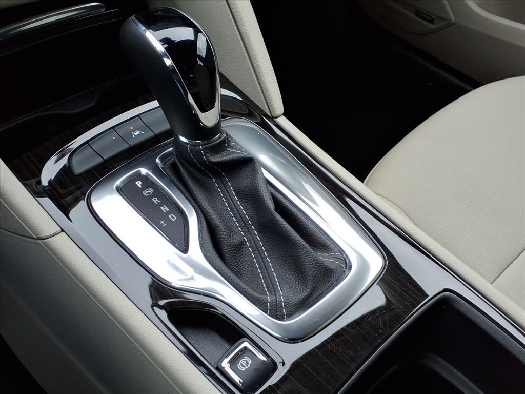 Thumbnail: 2018 Buick Regal - 24