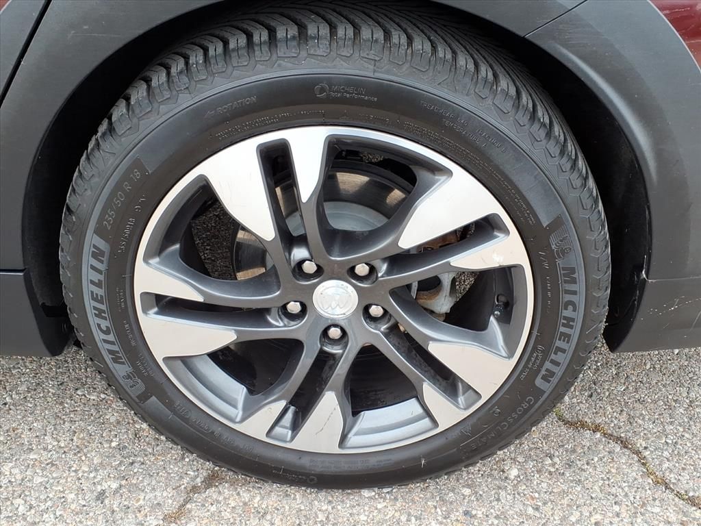 Thumbnail: 2018 Buick Regal - 7