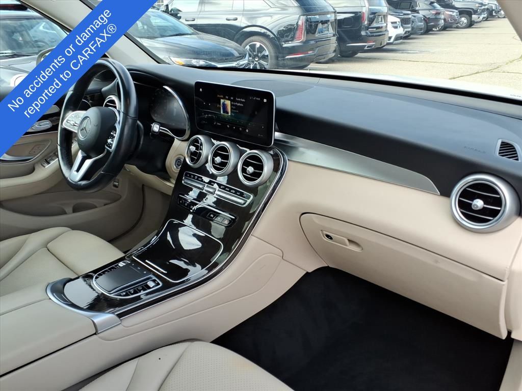 Thumbnail: 2022 Mercedes-Benz GLC - 2
