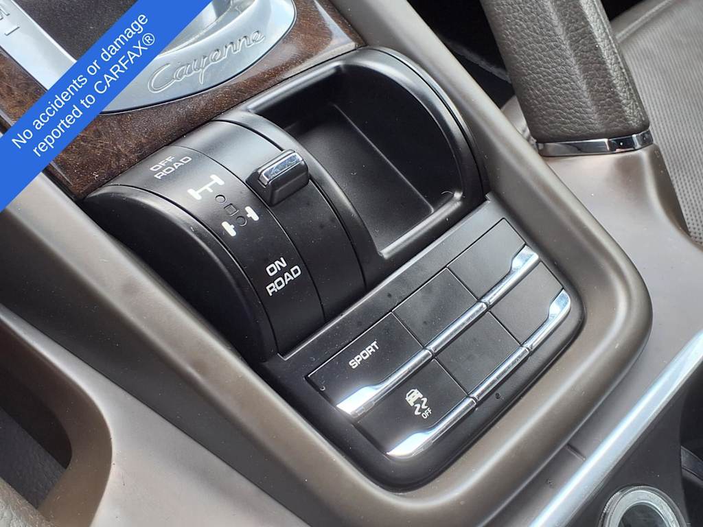 Thumbnail: 2015 Porsche Cayenne - 30