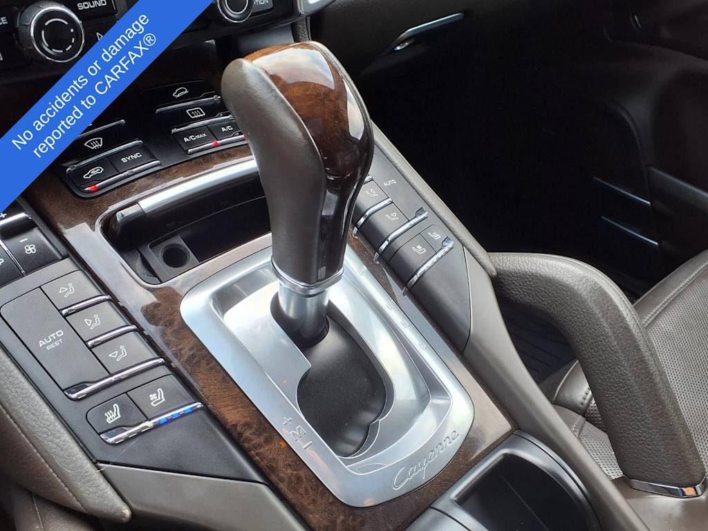 Thumbnail: 2015 Porsche Cayenne - 28