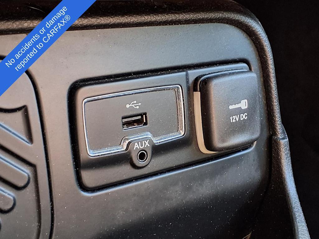 Thumbnail: 2016 Jeep Renegade - 31