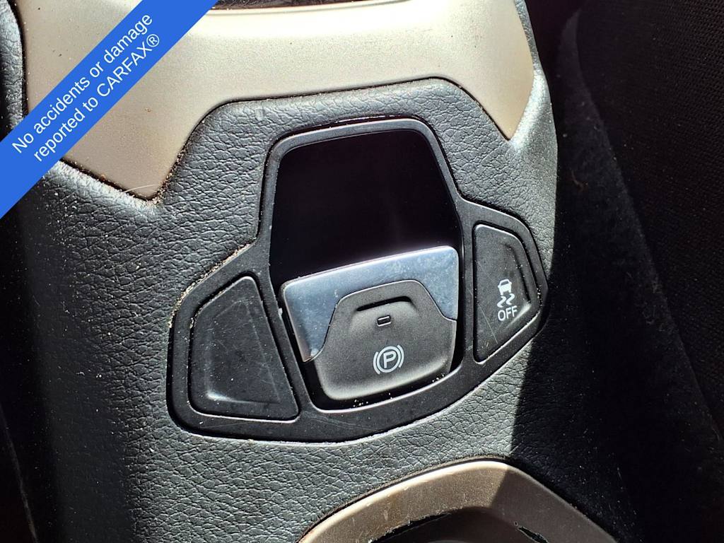 Thumbnail: 2016 Jeep Renegade - 29