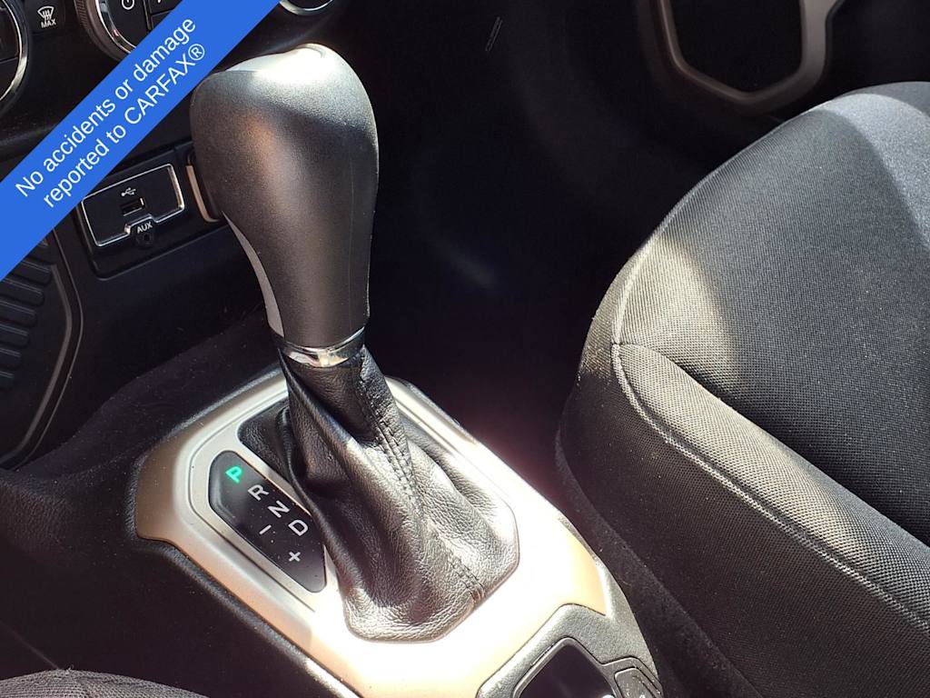 Thumbnail: 2016 Jeep Renegade - 28