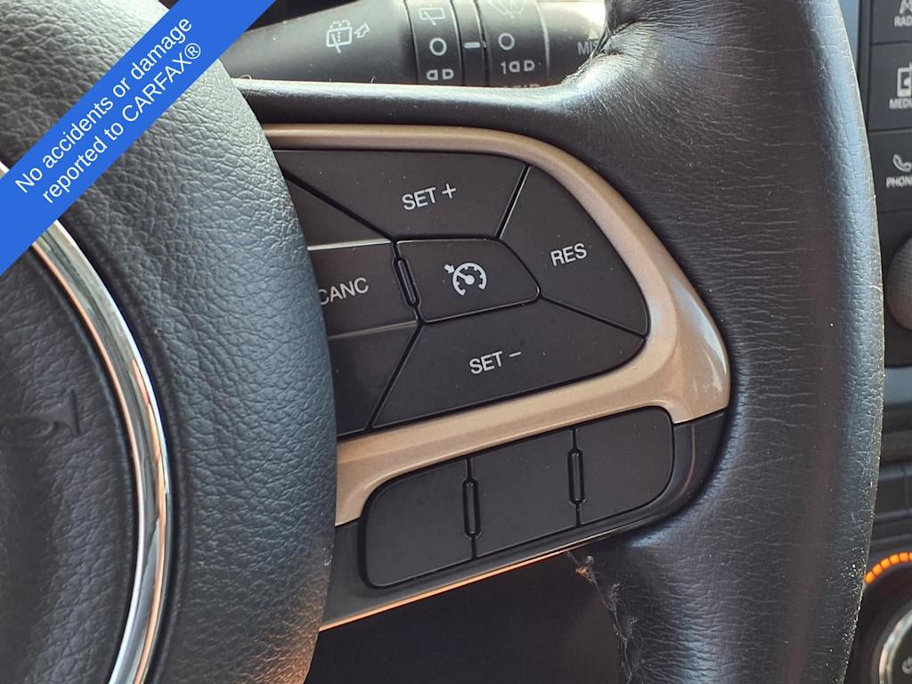 Thumbnail: 2016 Jeep Renegade - 25