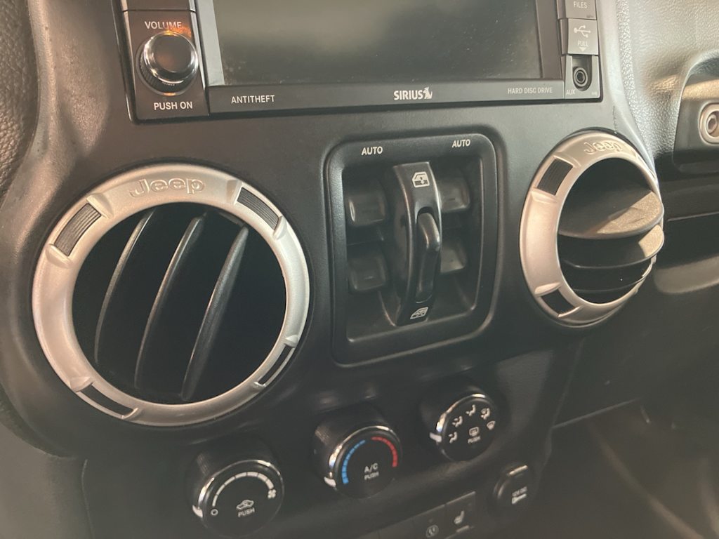 Thumbnail: 2014 Jeep Wrangler - 23