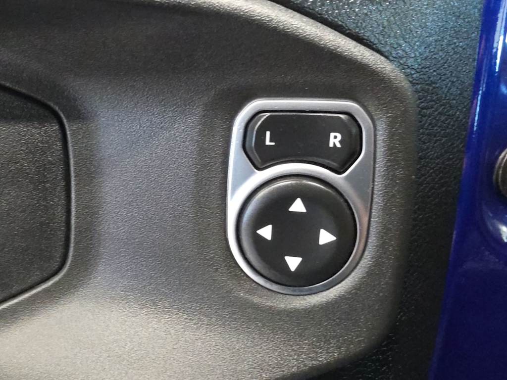 Thumbnail: 2020 Jeep Wrangler - 23