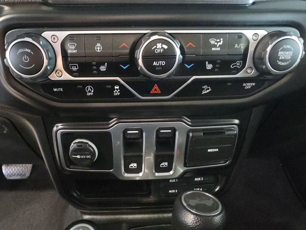 Thumbnail: 2020 Jeep Wrangler - 28