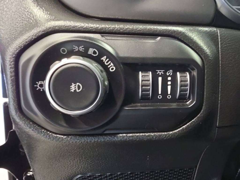 Thumbnail: 2022 Jeep Wrangler - 24
