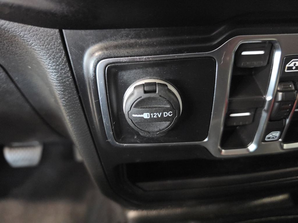 Thumbnail: 2022 Jeep Wrangler - 28