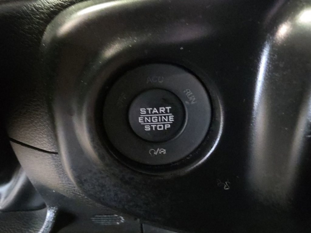 Thumbnail: 2022 Jeep Wrangler - 30