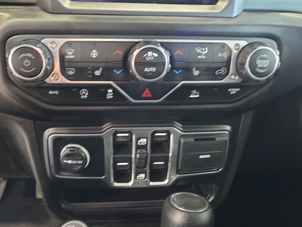 Thumbnail: 2023 Jeep Wrangler - 28