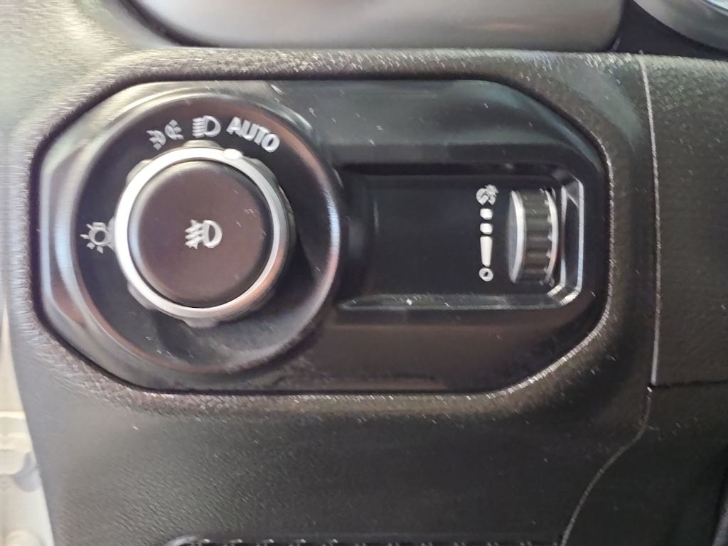 Thumbnail: 2023 Jeep Wrangler - 28