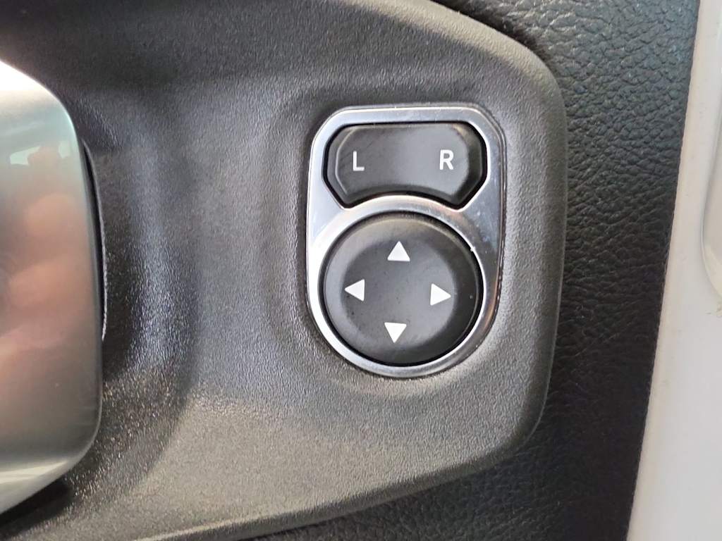 Thumbnail: 2023 Jeep Wrangler - 27