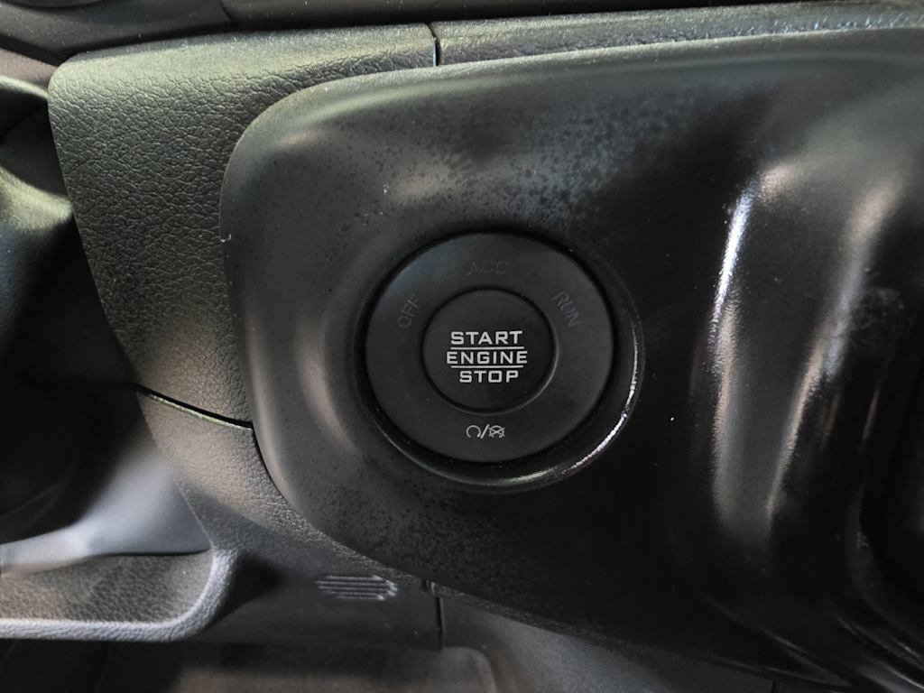 Thumbnail: 2023 Jeep Wrangler - 32