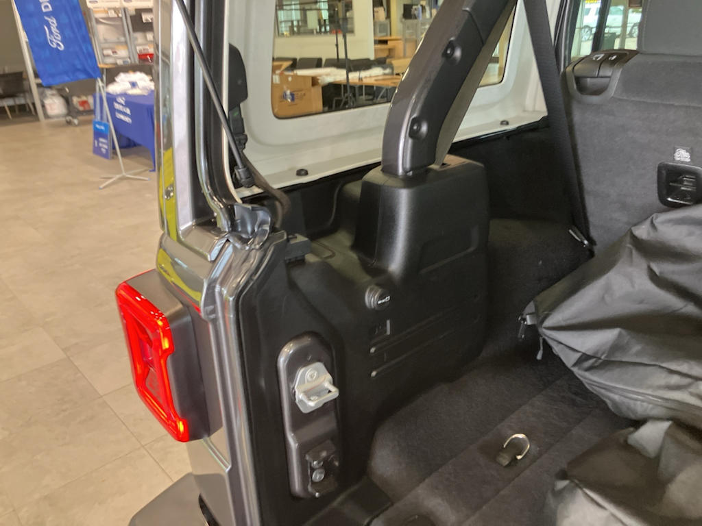 Thumbnail: 2021 Jeep Wrangler - 33