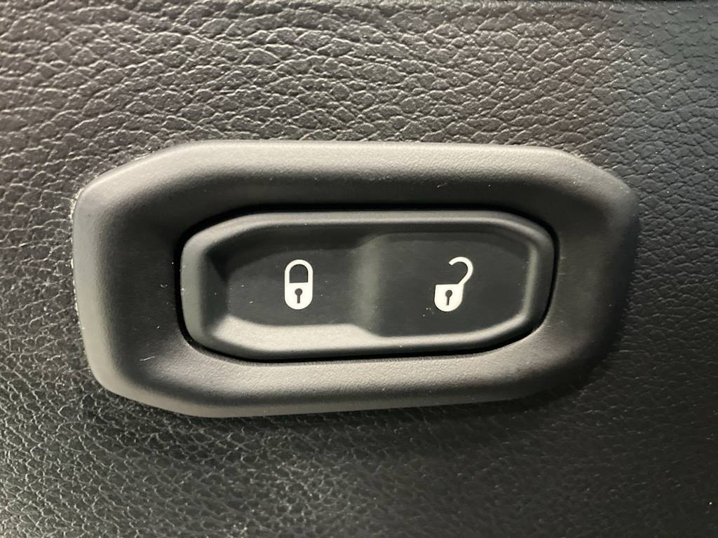 Thumbnail: 2021 Jeep Wrangler - 15