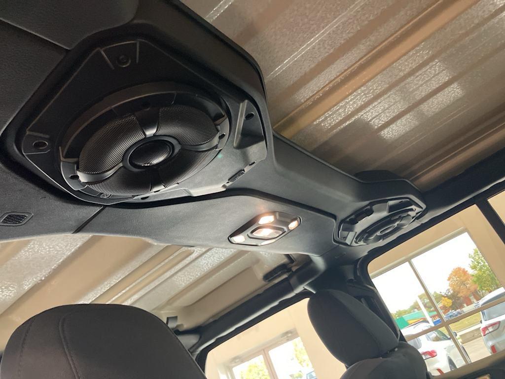 Thumbnail: 2021 Jeep Wrangler - 31