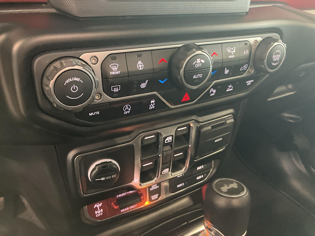 Thumbnail: 2021 Jeep Wrangler - 26