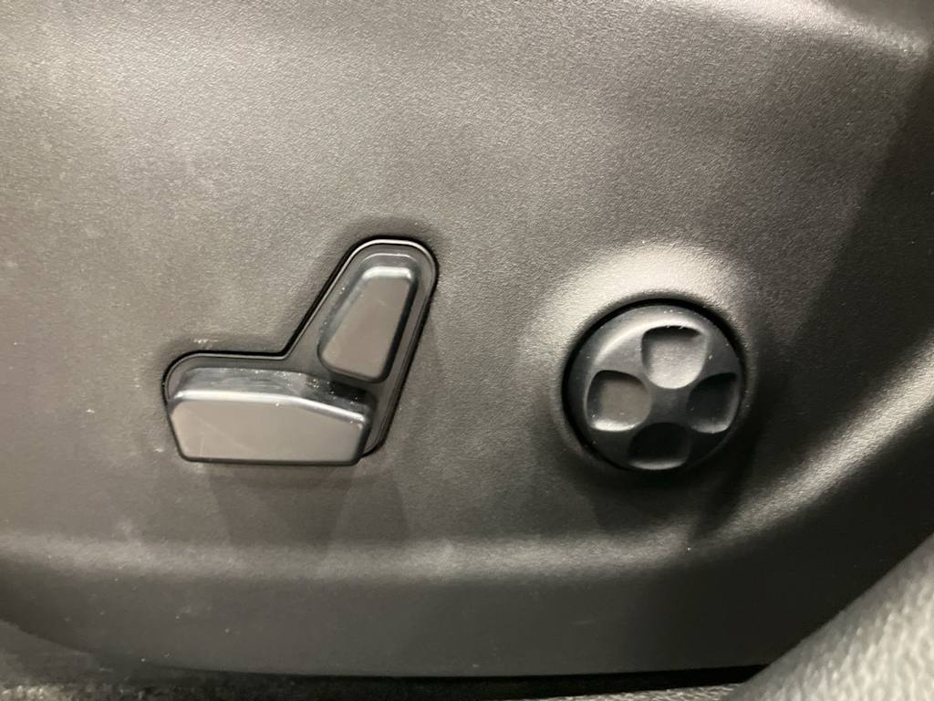 Thumbnail: 2020 Jeep Cherokee - 18