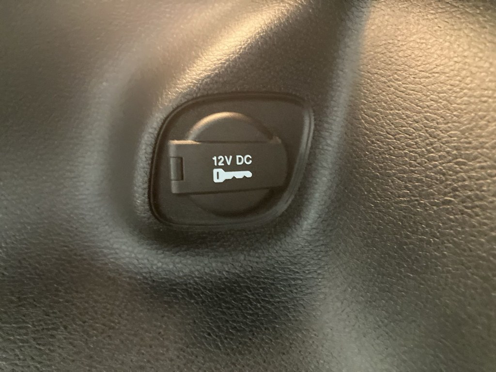 Thumbnail: 2020 Jeep Cherokee - 29