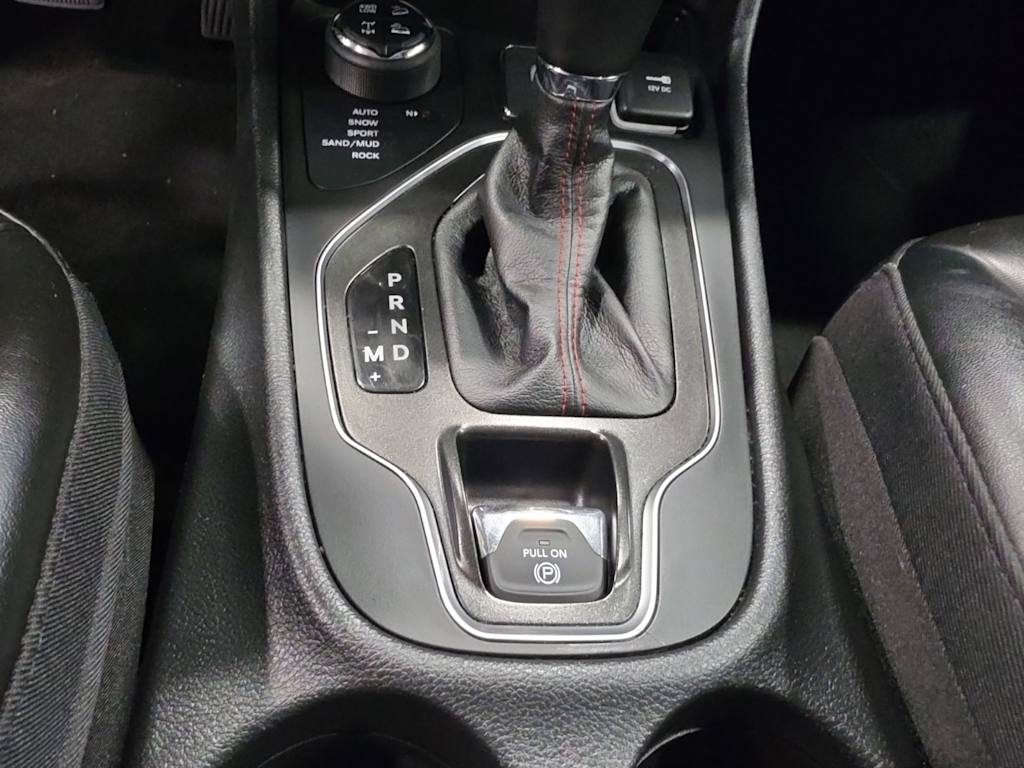 Thumbnail: 2022 Jeep Cherokee - 11