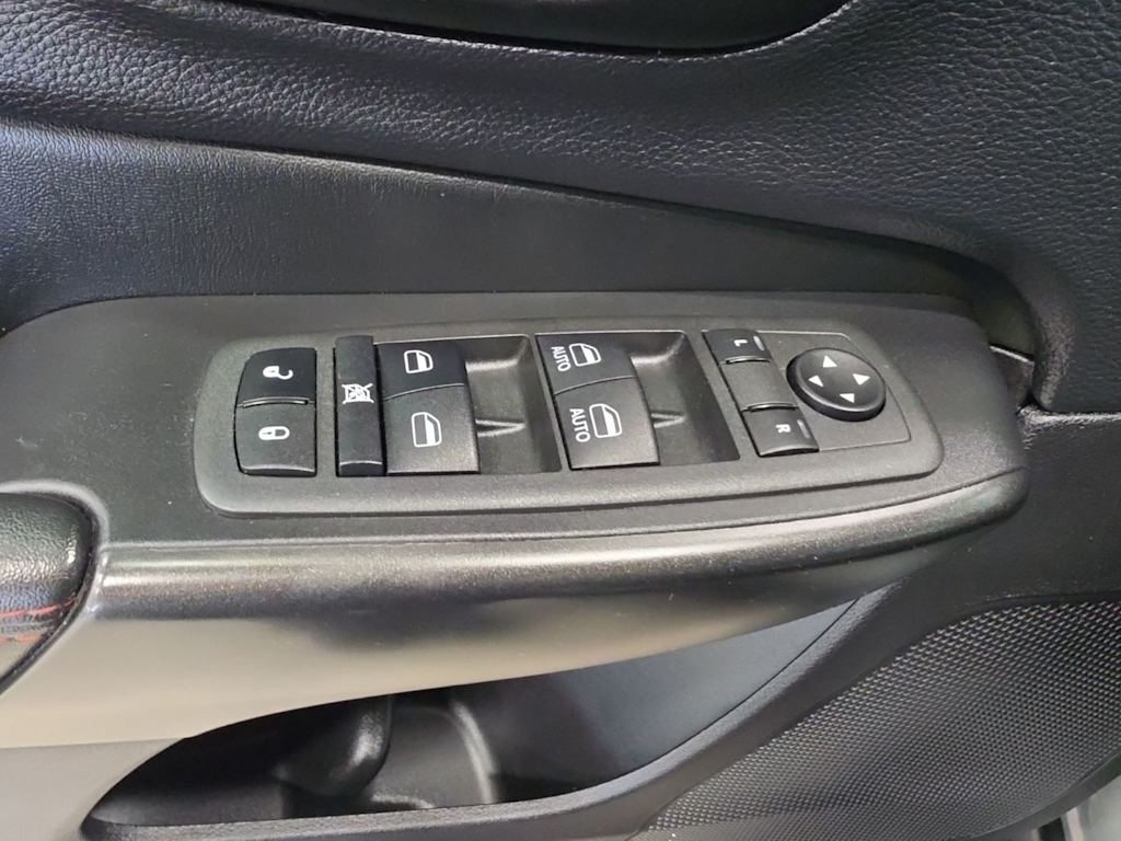 Thumbnail: 2022 Jeep Cherokee - 27