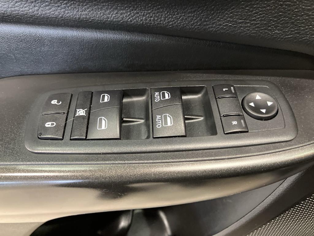 Thumbnail: 2021 Jeep Cherokee - 18