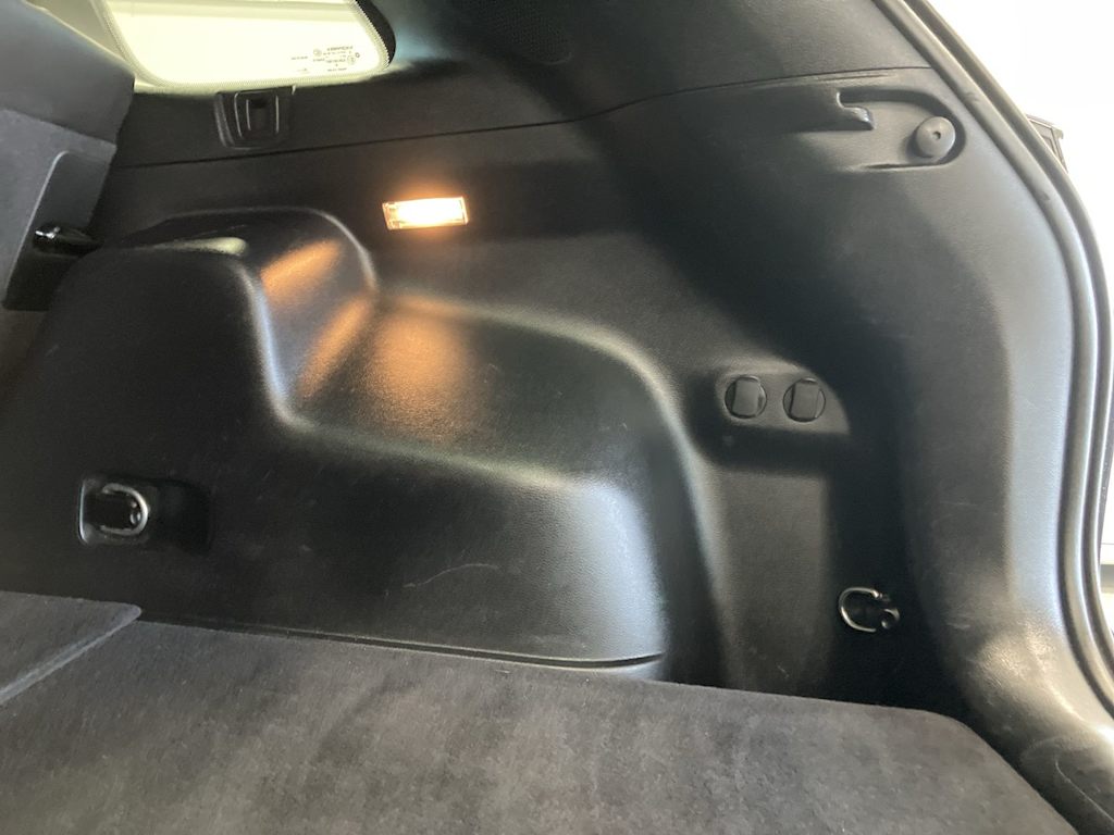 Thumbnail: 2021 Jeep Cherokee - 29