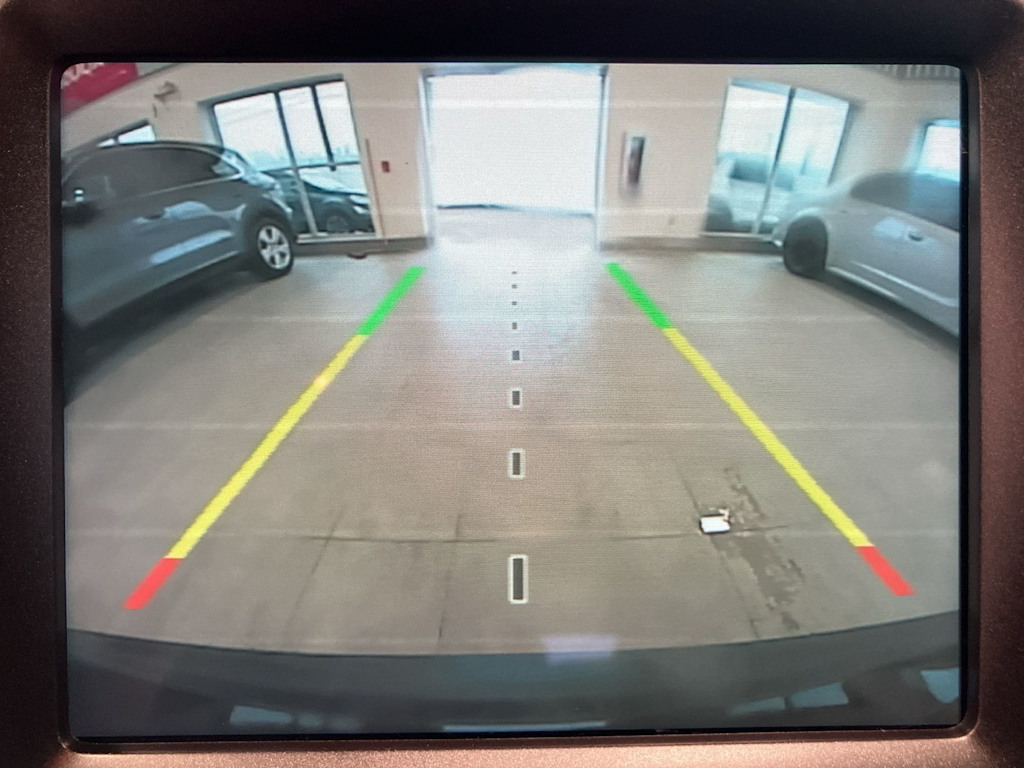 Thumbnail: 2021 Jeep Cherokee - 24