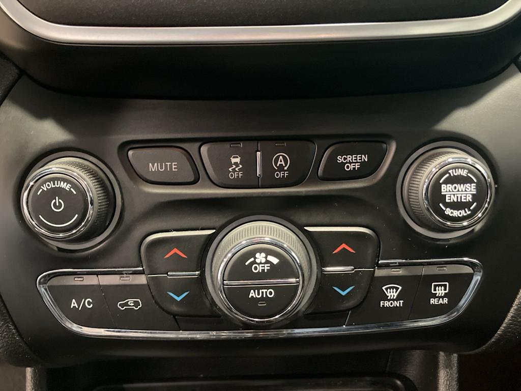 Thumbnail: 2021 Jeep Cherokee - 22