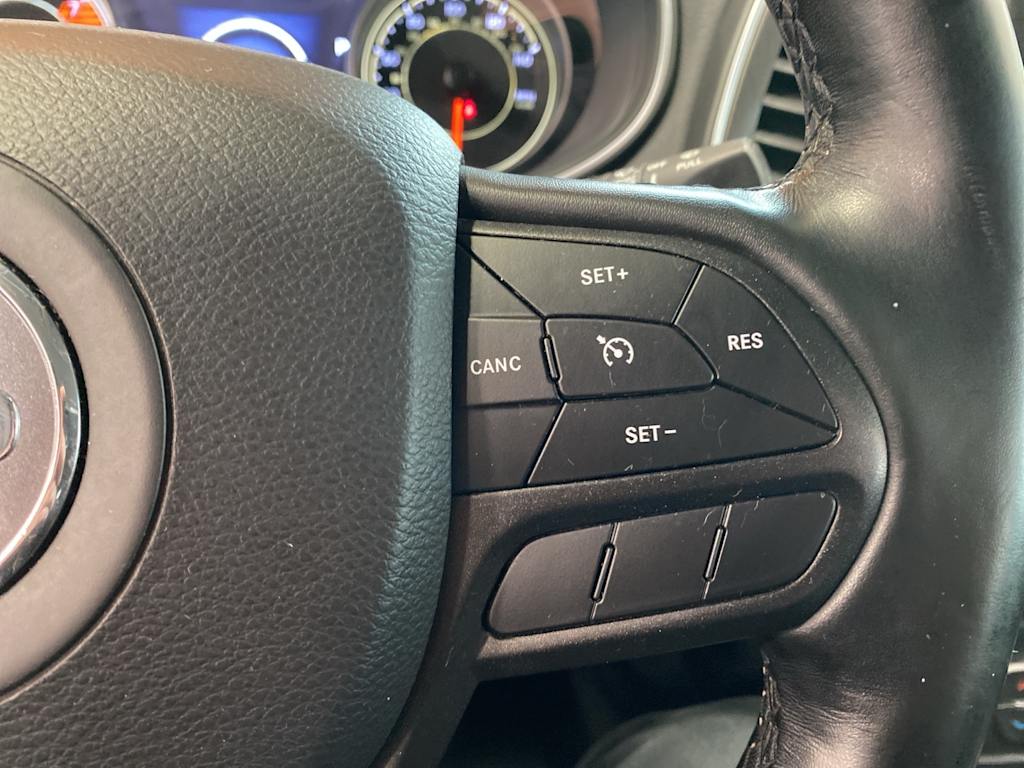 Thumbnail: 2020 Jeep Cherokee - 24