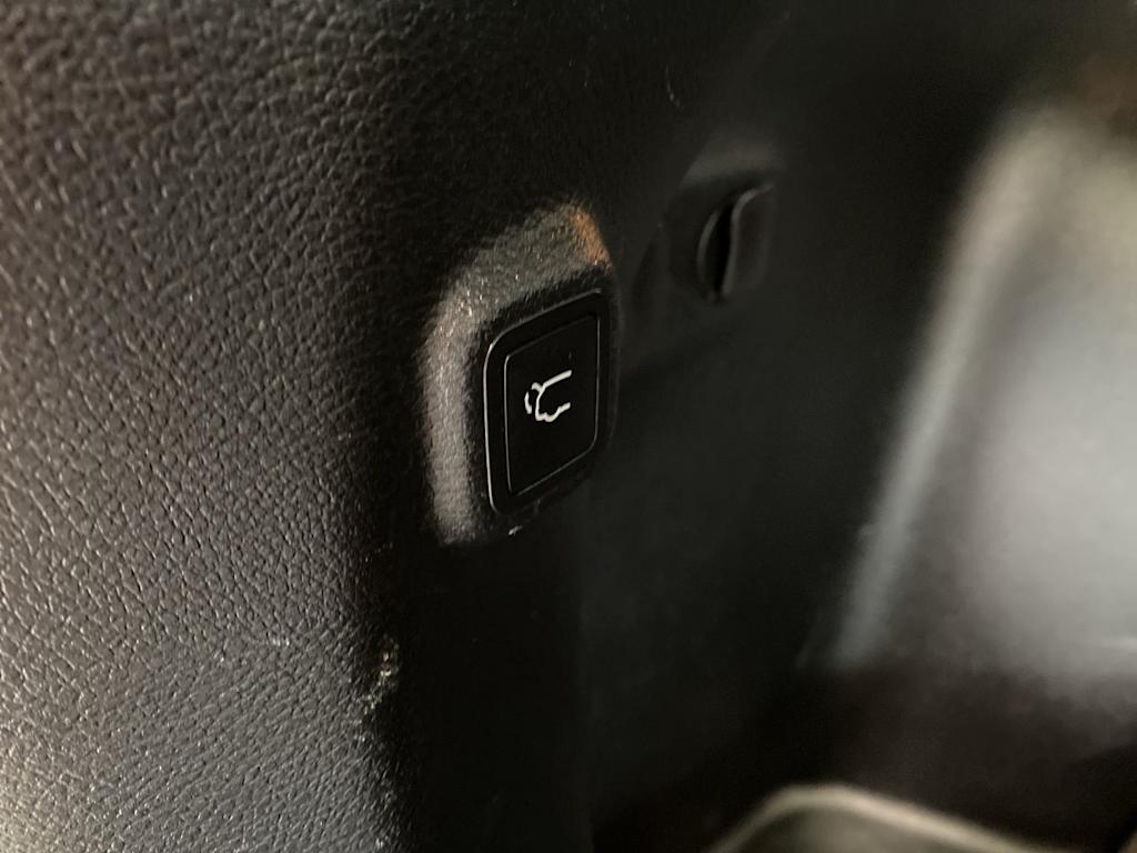 Thumbnail: 2020 Jeep Cherokee - 29